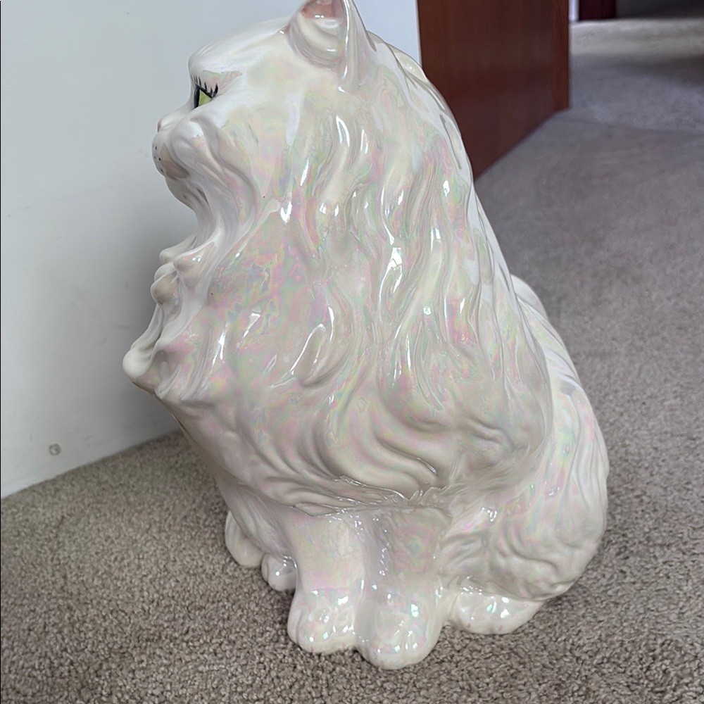 Elegant White Ceramic Cat Figurine - Picture 7 of 8
